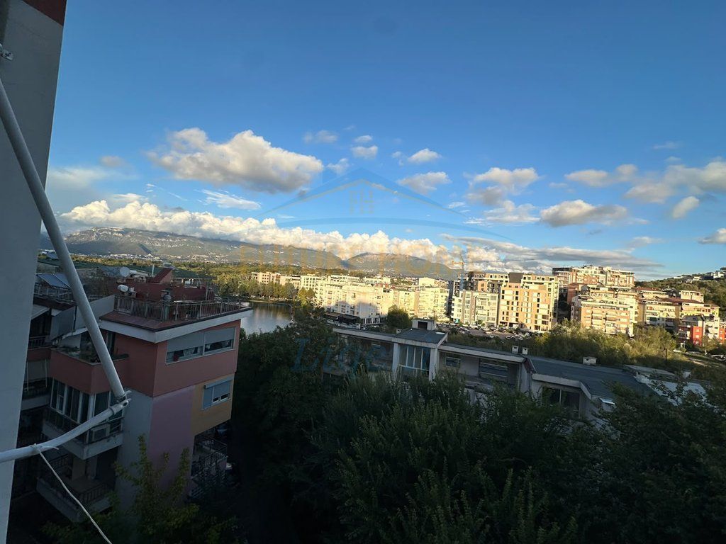In vendita, Appartamento 2+1 +Posto Auto, Lago Secco, Tirana 285,000 €