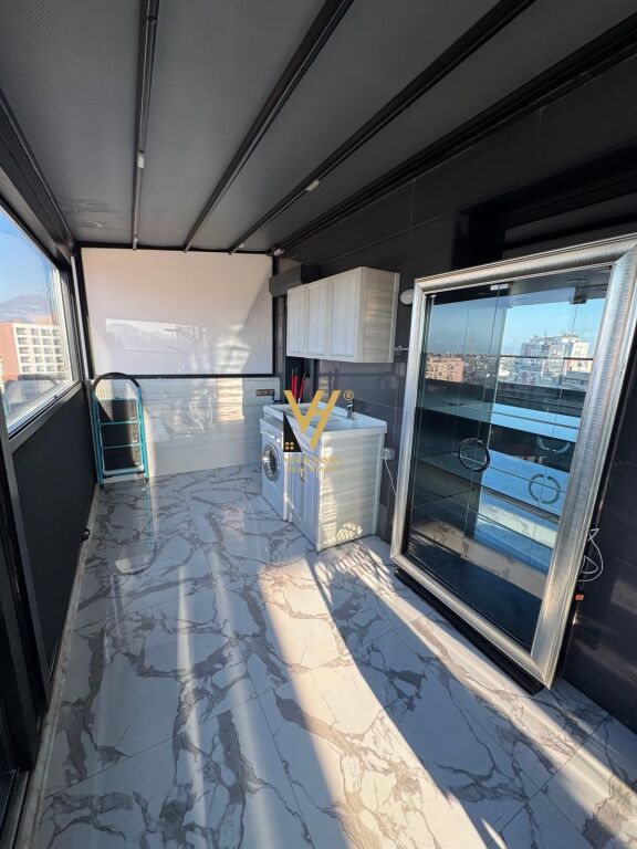 JEPET APARTAMENT 1+1+BLK ME QERA TE ISH FUSHA AVIACIONIT 72.000 LEKE
