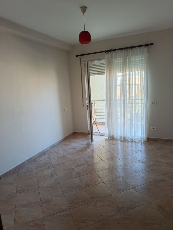 Affitto | Apartament 2 + 1 | Ali Demi | 550 €/mese