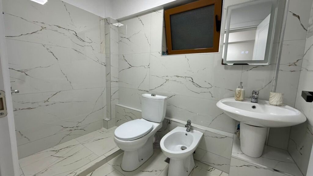 2+1 apartment for rent at Kodra e Priftit
