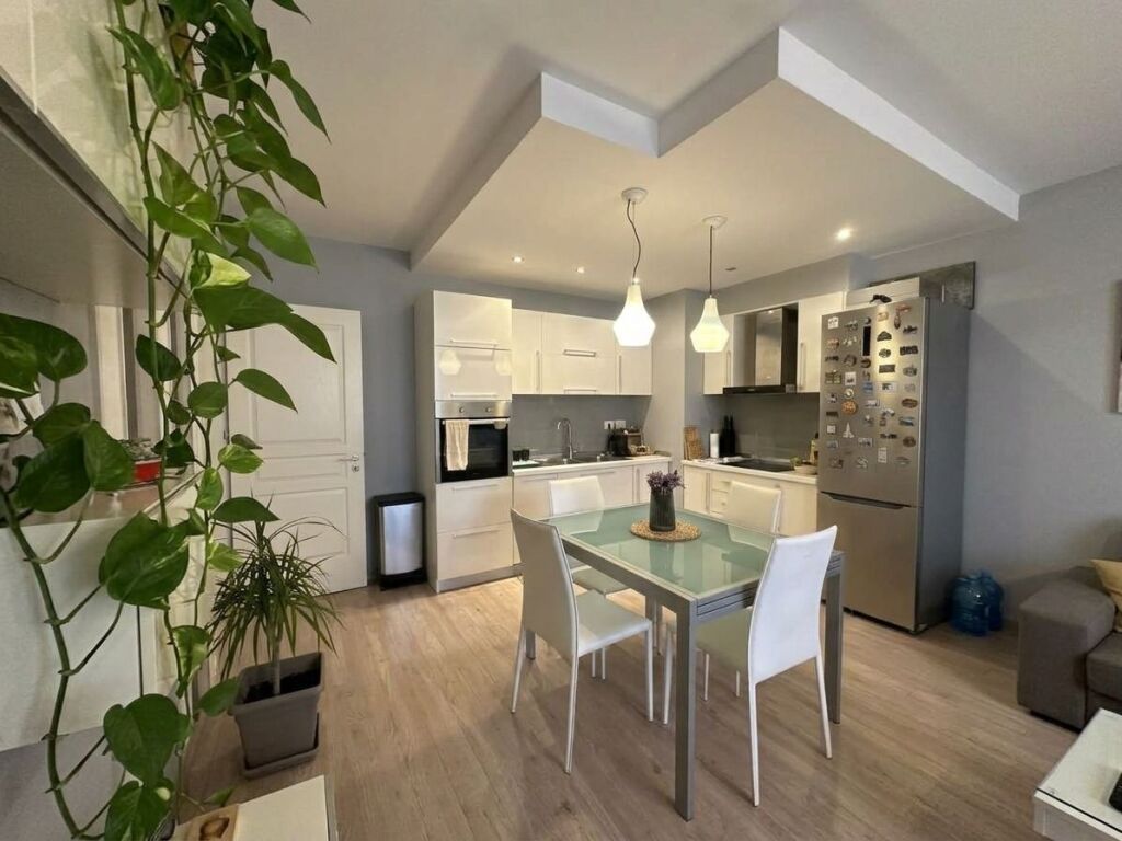 For sale, 2+1 Apartment +Parking Space, Dry Lake, Tirana