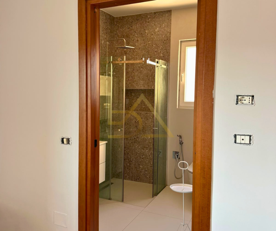 JEPET ME QIRA APARTAMENT 3+1 + 2 – BLLOK, TIRANË