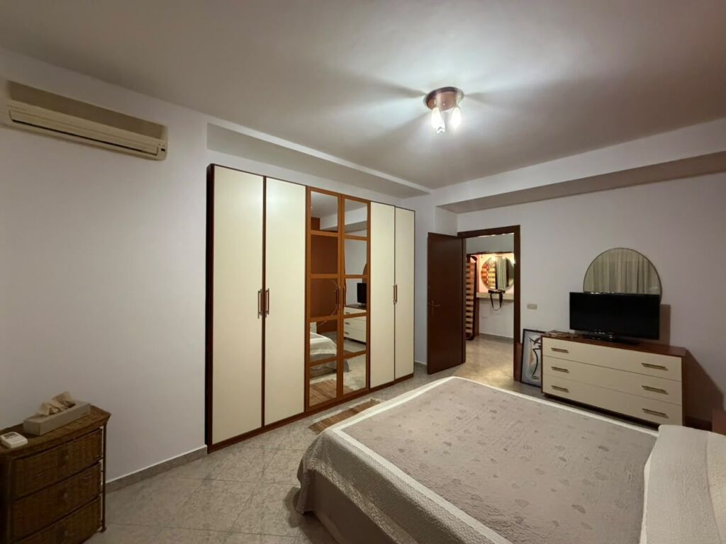 Apartament 1+1 per qira tek Pazari i Ri.