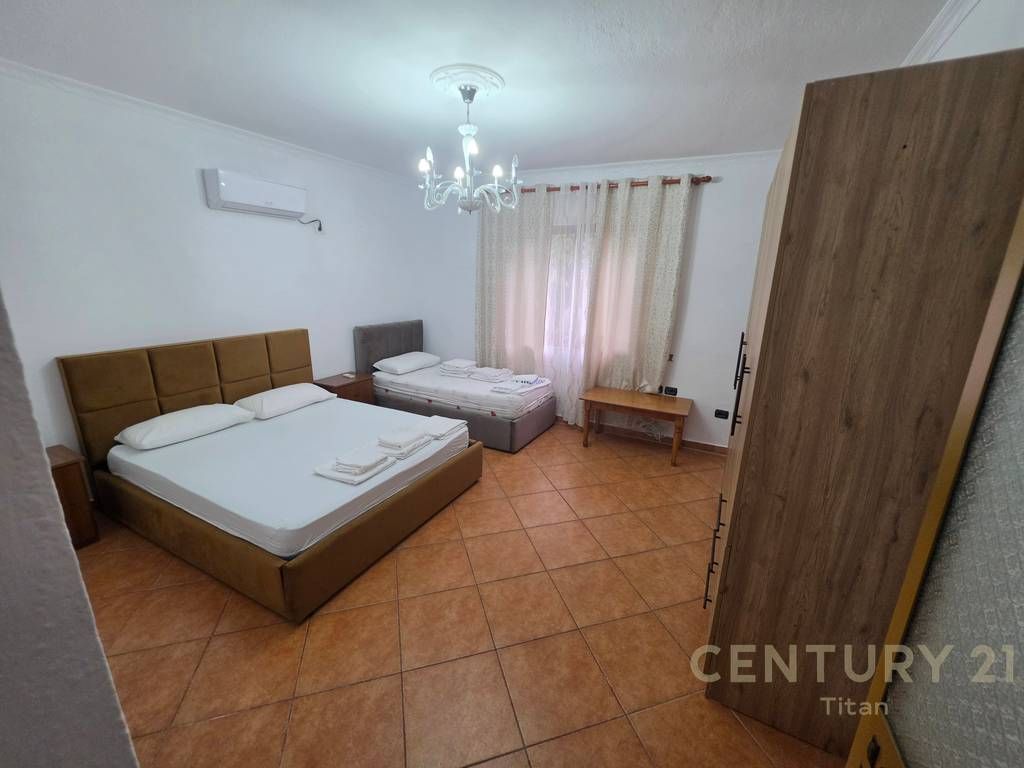 The first floor of a villa is for rent