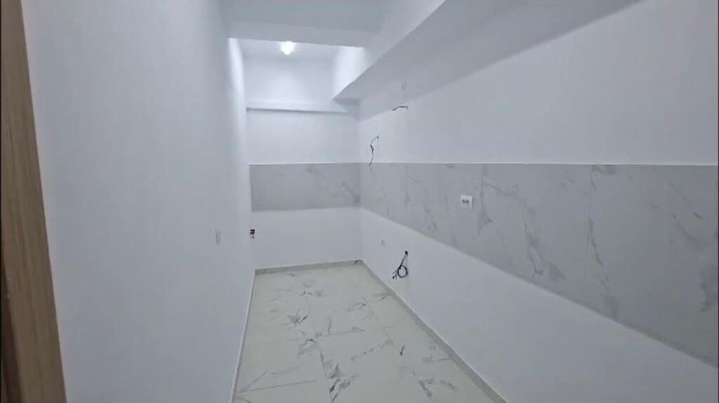 Rent | Ambient biznesi 1 + 1 | Rruga 5 Maji | 400 €/month
