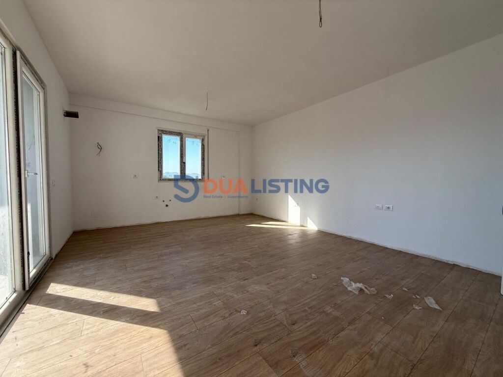 SHITET SUPER APARTAMENT 2+1+2 + POST PARKIMI Paskuqan, Tiranë