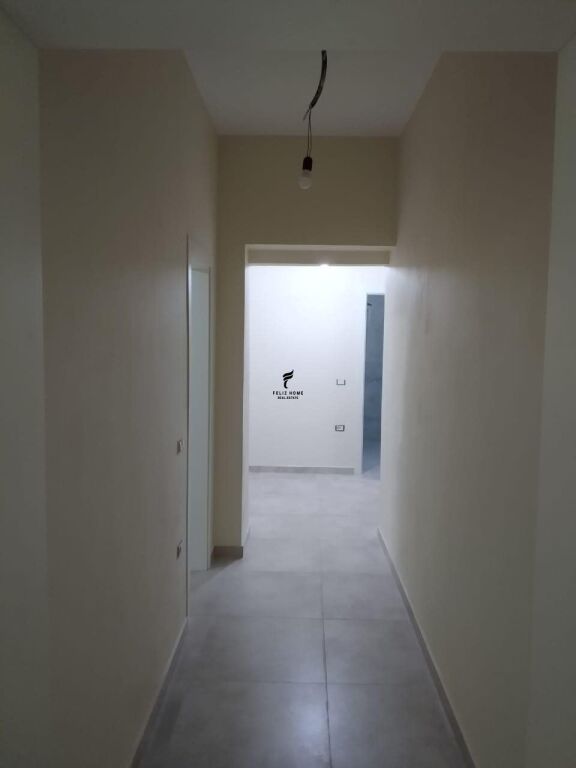 OFFICE FOR RENT 72 M2 FORMER ELECTRIC MARKET 52,000 LEKE FH-98459