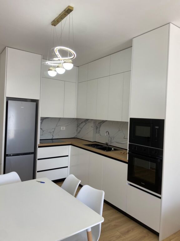 Apartament 1+1+ post parkimi per qera Bathore !