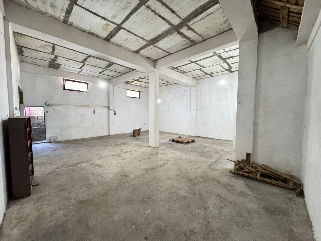 STORE FOR RENT IN SELITE