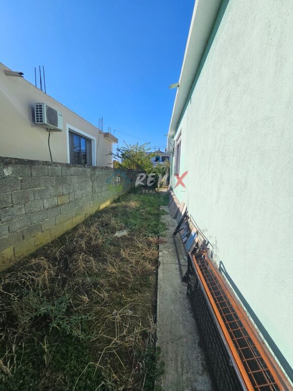  SHTEPI PRIVATE PER SHITJE,  XHAFZOTAJ Pa SHKUAR TEK BRUNES , DURRËS 