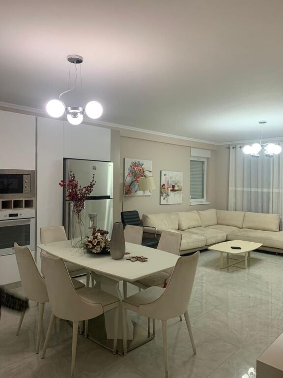 Apartament 3+1 per qera te Kontakti