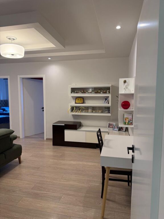 PARKU OLIMPIK APARTAMENT PER SHITJE 2+1