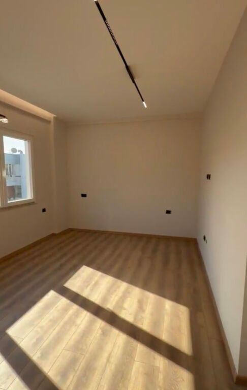 Shiten 2 apartamente 1+1 ne Astir , prane Pasticeri Nela 5 , Yzberisht , Kashar .