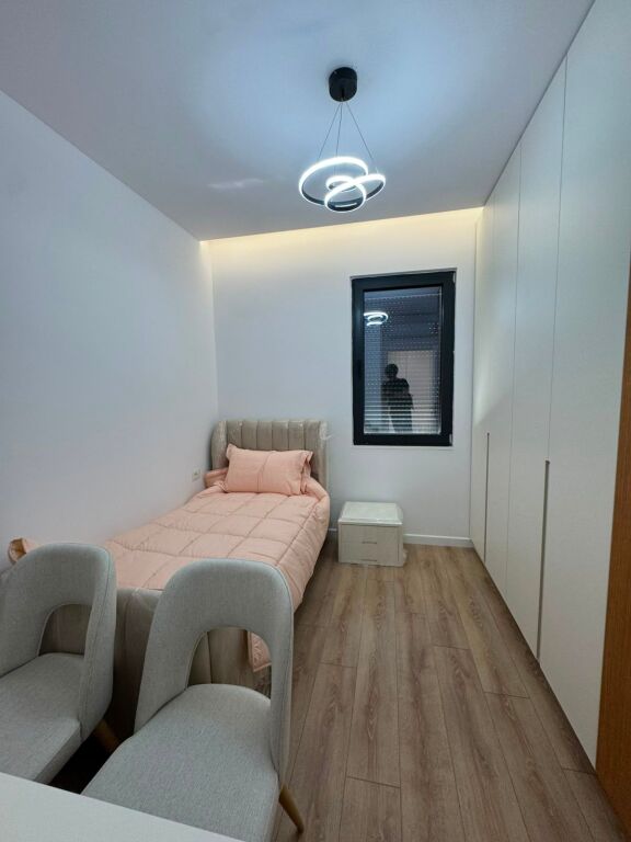 Appartamento 2+1 +posto auto Rr.Elbasanit, te Vilat Amerikane