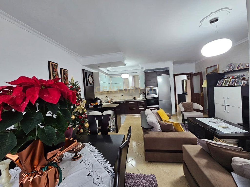 SHITET APARTAMENT 3+1+2 | RRUGA 5 MAJ, PAS KONKORD CENTER