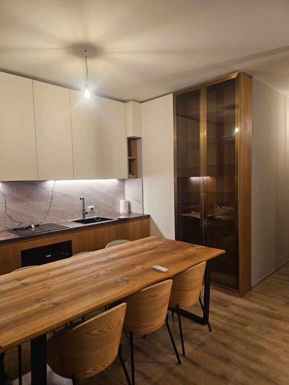 Apartament 2+1+Parkim rruga Elbasanit Rezidenca e re "Xheluks