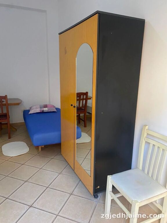 GARSONIERE 27,000 LEKE TREGU USHQIMOR, PALLATI ME SHIGJETA