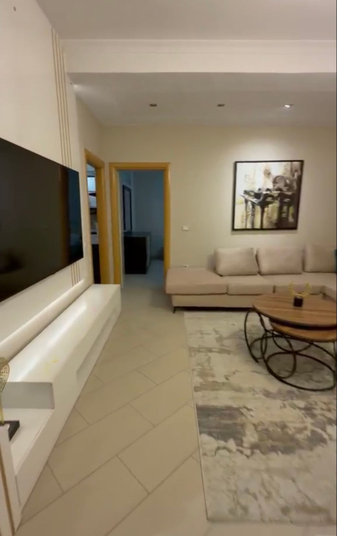 Jepet me qira apartament 2+1 pranë Oslos, Unaza e Re.