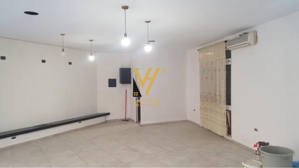 JEPET AMBIENT BIZNESI 69 M2 ME QERA TE ZOGU ZI 650 EURO