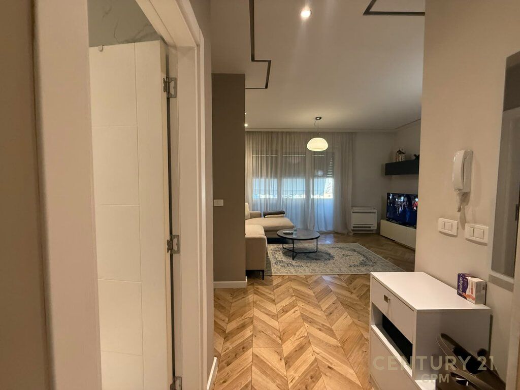 MODERN 1+1 APARTMENT + PARKING FOR RENT, AT KOMUNA E PARISIT