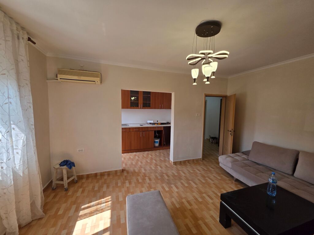 📍Pran Rrugës Irfan Tomini Shitet Apartament 1+1