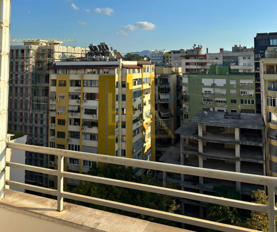 JEPET ME QIRA APARTAMENT 3+1 + 2 – BLLOK, TIRANË