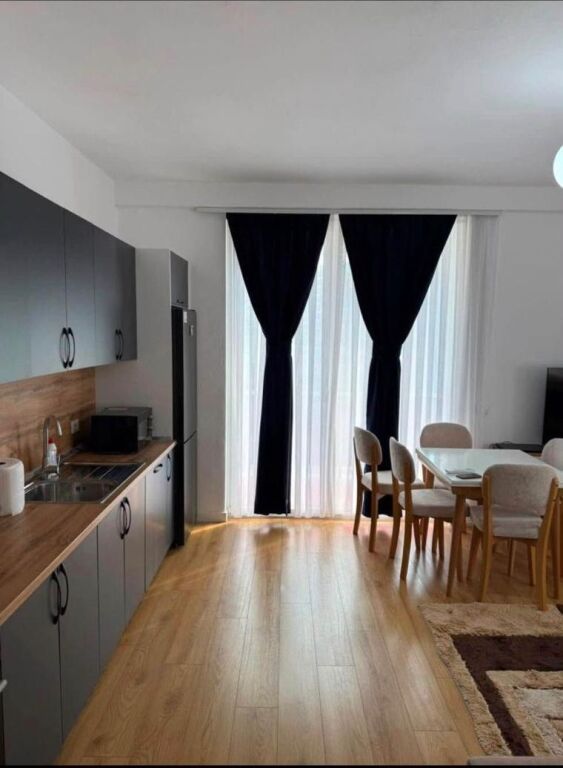 Jepet apartament 1+1 me qira tek Kompleksi Tudas , Astir