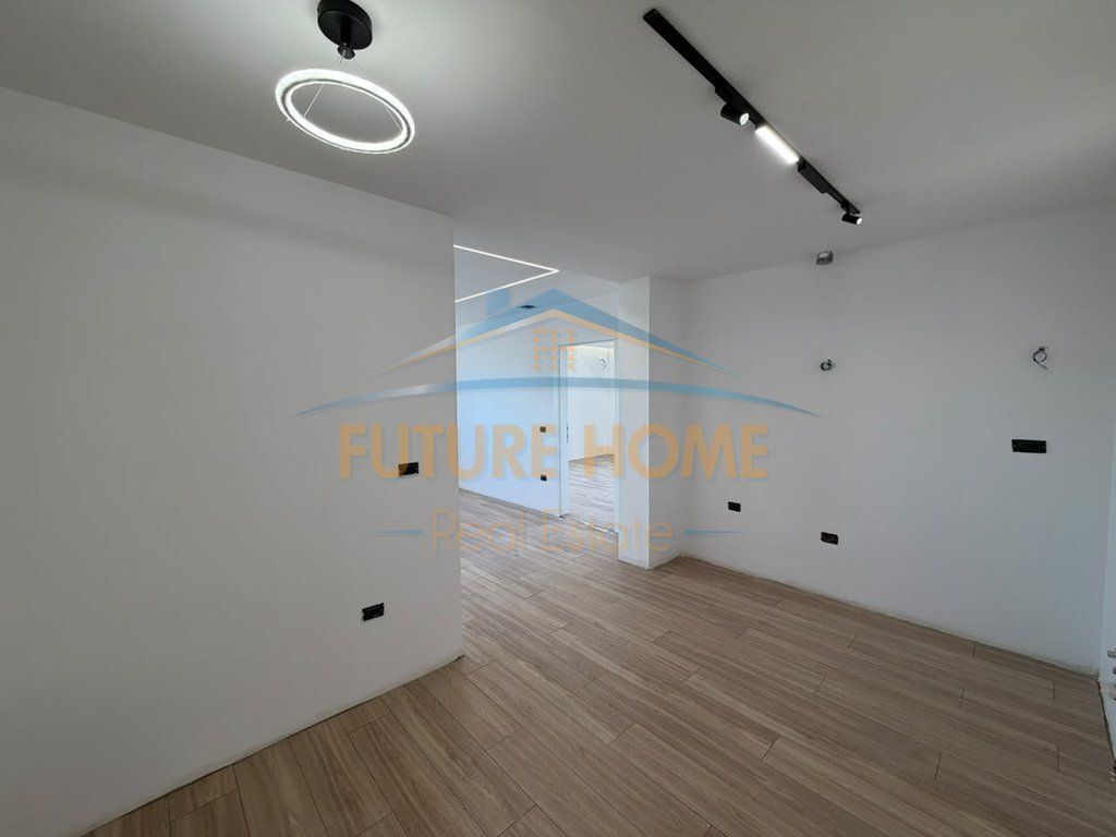 Shitet, Apartament 1+1, Ish-Tregu Elektrik, Tiranë