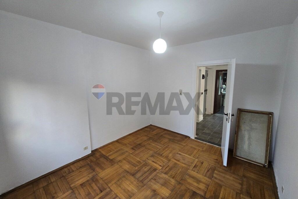 Shitet apartament 2+1 tek Shkolla 7 Marsi