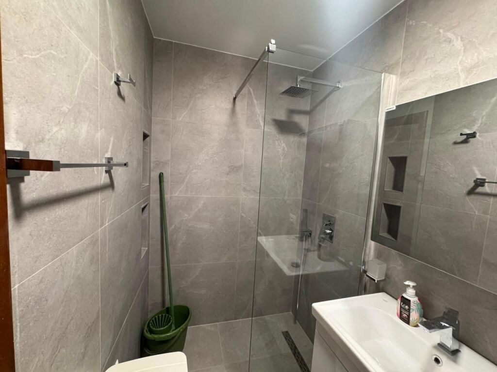Rent | Apartament 2 + 1+2 | Komuna e Parisit | 800 €/month