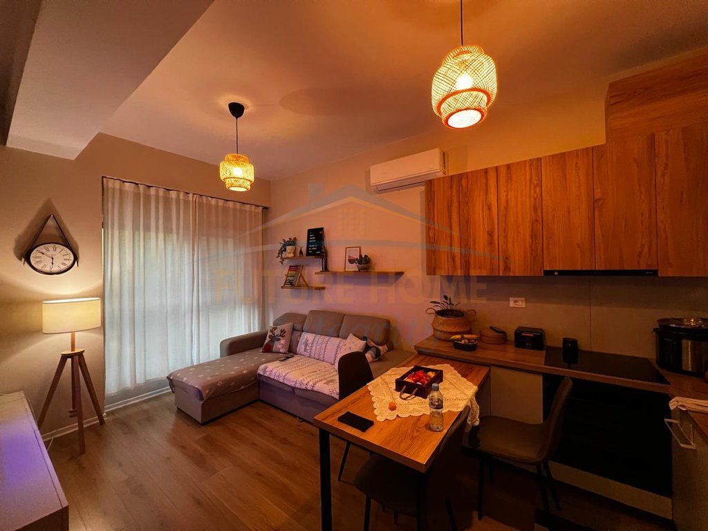 For sale, 1+1 apartment, Kaimi Complex, Tirana.