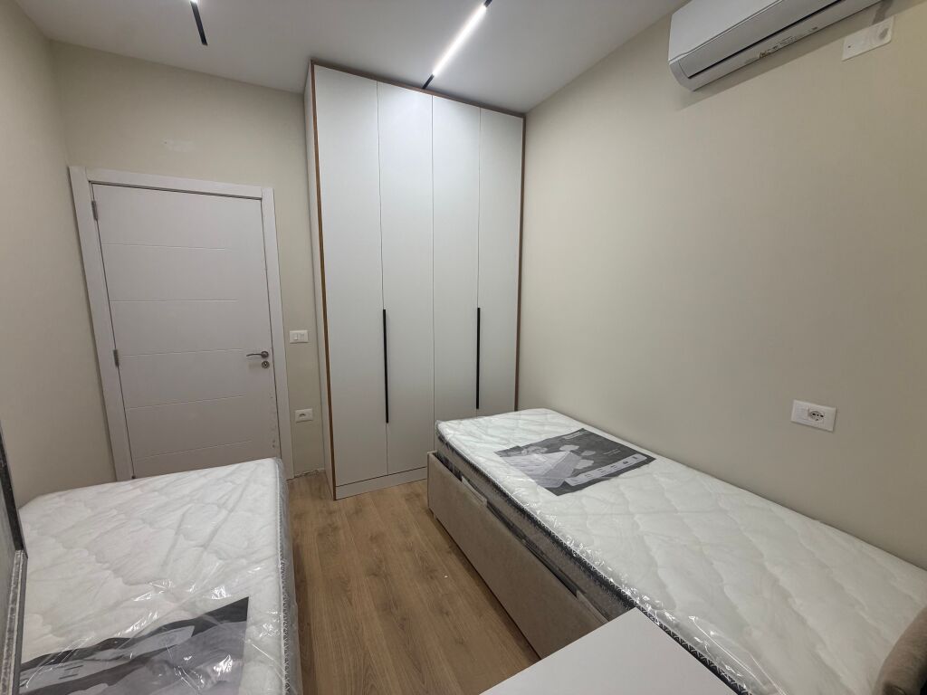 🏡 Vendesi super appartamento 2+1 📍 Via 5 Maji, Tirana