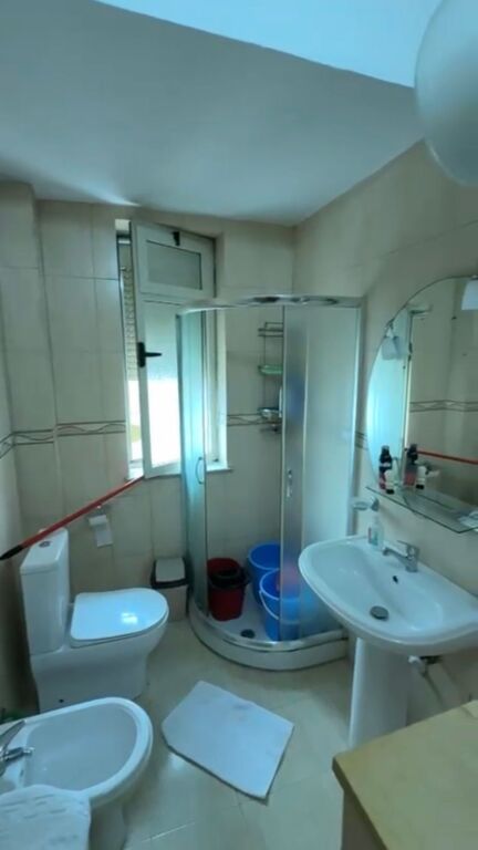 2+1 apartment, very close to 21 Dhjetori (50 m), NO AGENCY COMMISSION, directly with the owner.