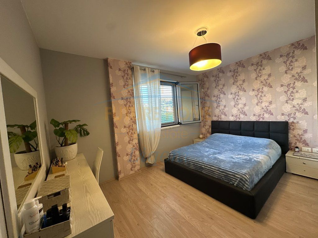 In vendita, Appartamento 2+1 +Posto Auto, Lago Secco, Tirana 285,000 €