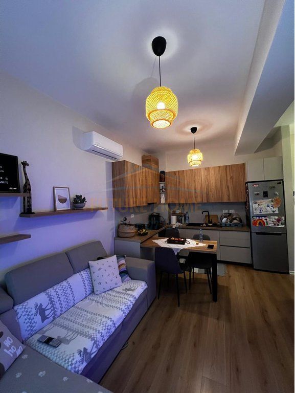 For sale, 1+1 apartment, Kaimi Complex, Tirana.