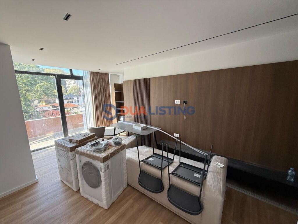 SHITET APARTAMENT 1+1 + VERANDË + POST PARKIMI