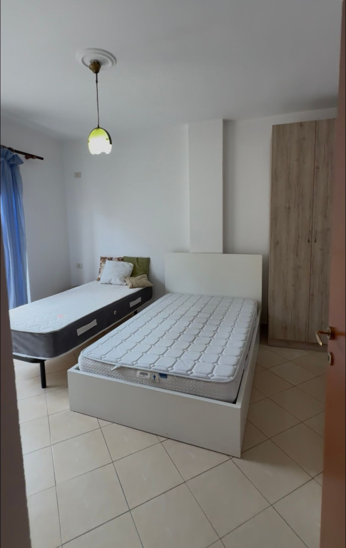 Shitet apartament 2+1 pranë Credins Bank, Ali Demi.