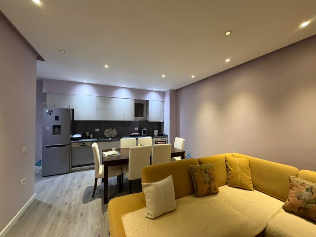 Apartament 2+1+2 m qira, Fresk
