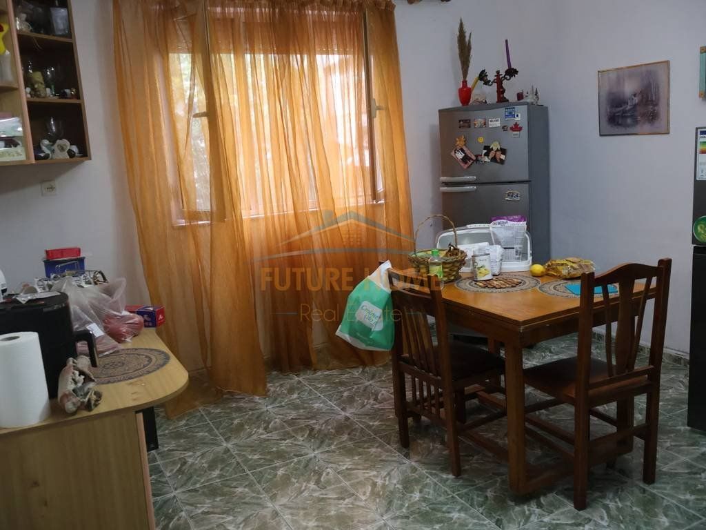🏡 SHITET SHTËPI PRIVATE ME OBORR | BULEVARDI BAJRAM CURRI, TIRANË