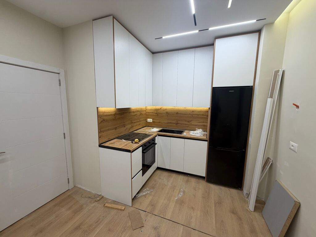 🏡 Vendesi super appartamento 2+1 📍 Via 5 Maji, Tirana