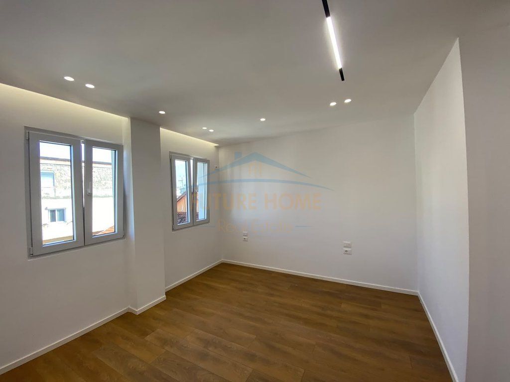  Vendita, Monolocale, vicino al Mosaico, 21 Dhjetori, Tirana.