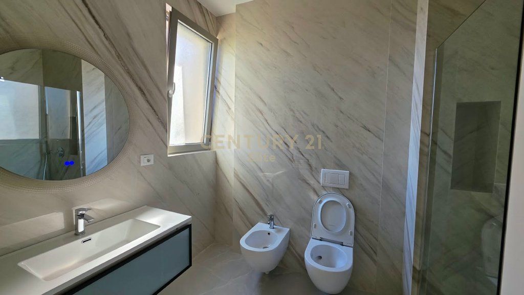 APPARTAMENTO 2+1 + 2 POSTI AUTO IN AFFITTO NEL COMPLESSO "GREEN VALLEY", LIQENI I THATE, TIRANA