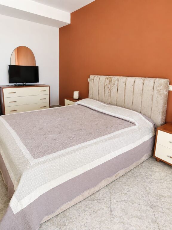 # FOR RENT: 1+1 📍Pazari i Ri (Opposite Neptun) – 67,000 ALL/Month – Full Sun Exposure 🌞 – New Building – 9th Floor – 90 m² || Premium Location in Pazari i Ri 🔥