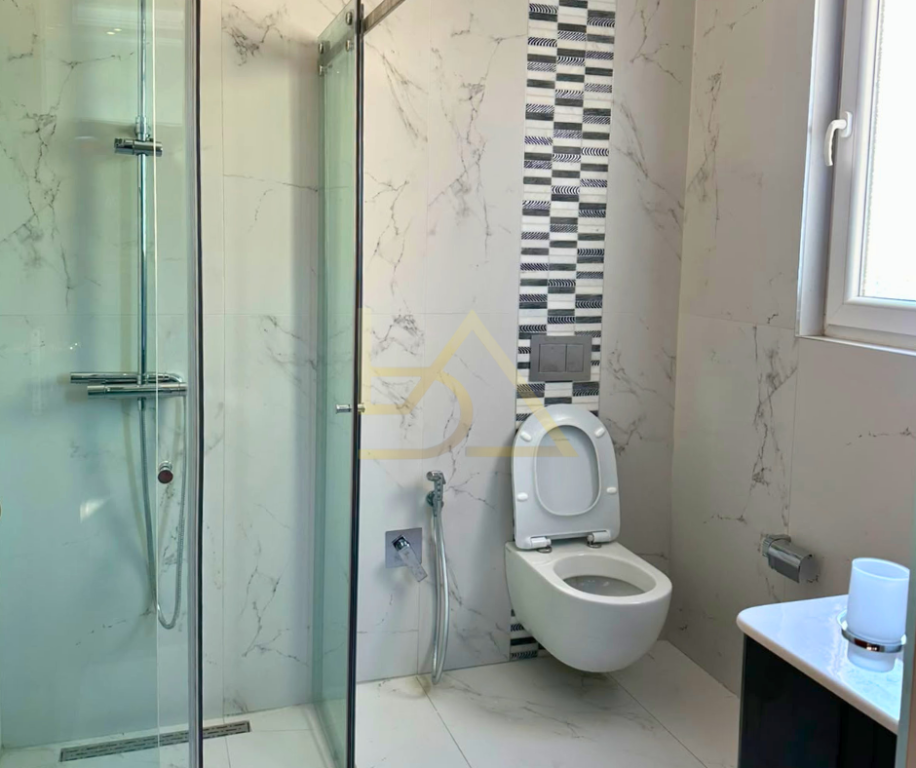 JEPET ME QIRA APARTAMENT 3+1 + 2 – BLLOK, TIRANË