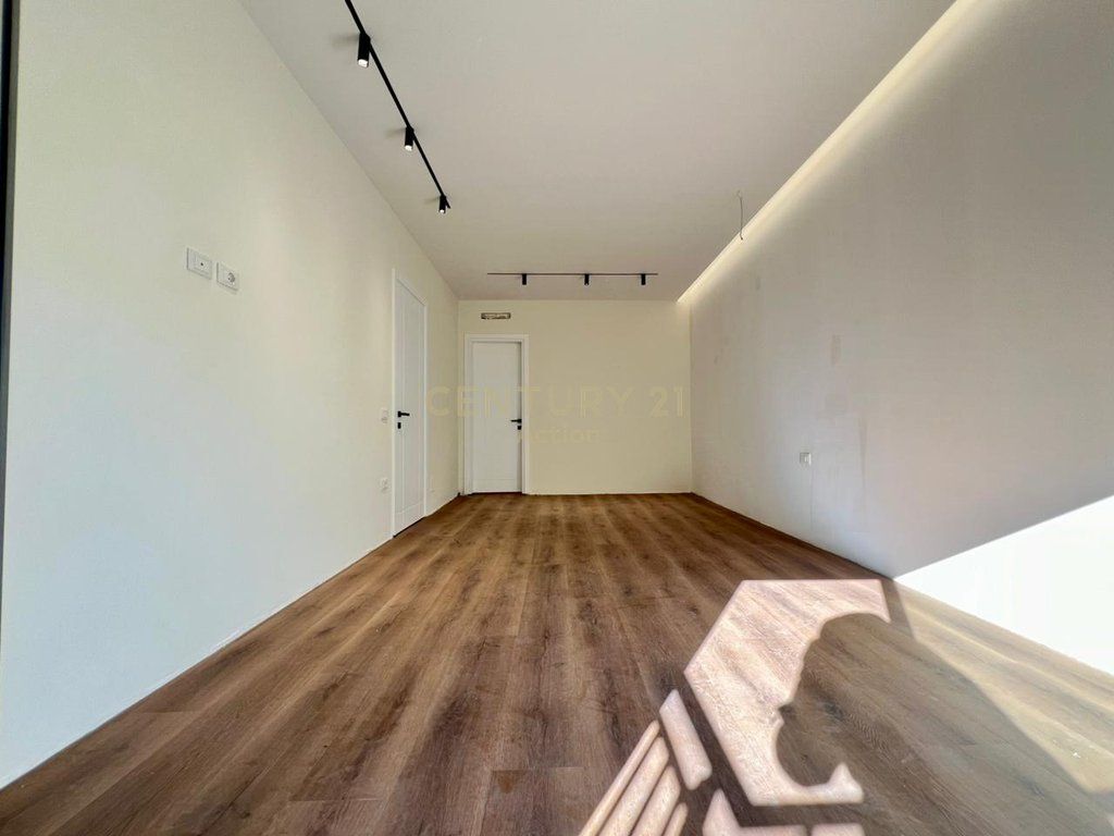  SHESIM, SUPER APARTAMENT 2️⃣➕1️⃣➕2️⃣ me 🅿️OST PARKIMI, LIQENI THATË (PA MALORE)