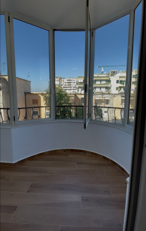 Shitet apartament 1+1 pranë Mozaikut, 21 Dhjetori, Tiranë.