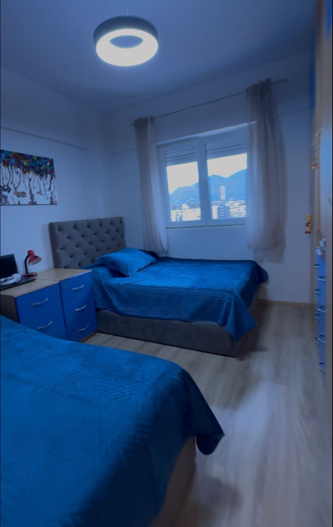 Appartamento 2+1 in vendita vicino al Complesso Dinamo, Komuna e Parisit.