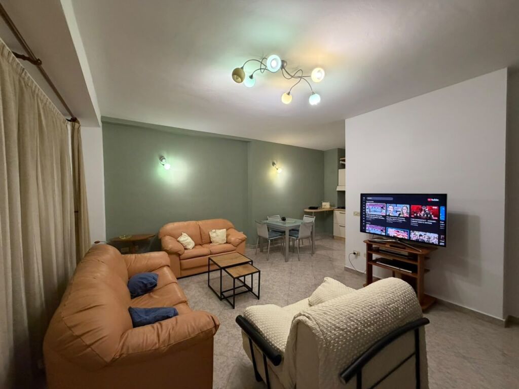Apartament 1+1 per qira tek Pazari i Ri.