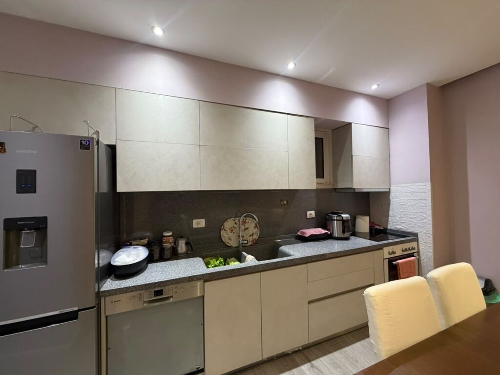 Apartament 2+1+2 m qira, Fresk