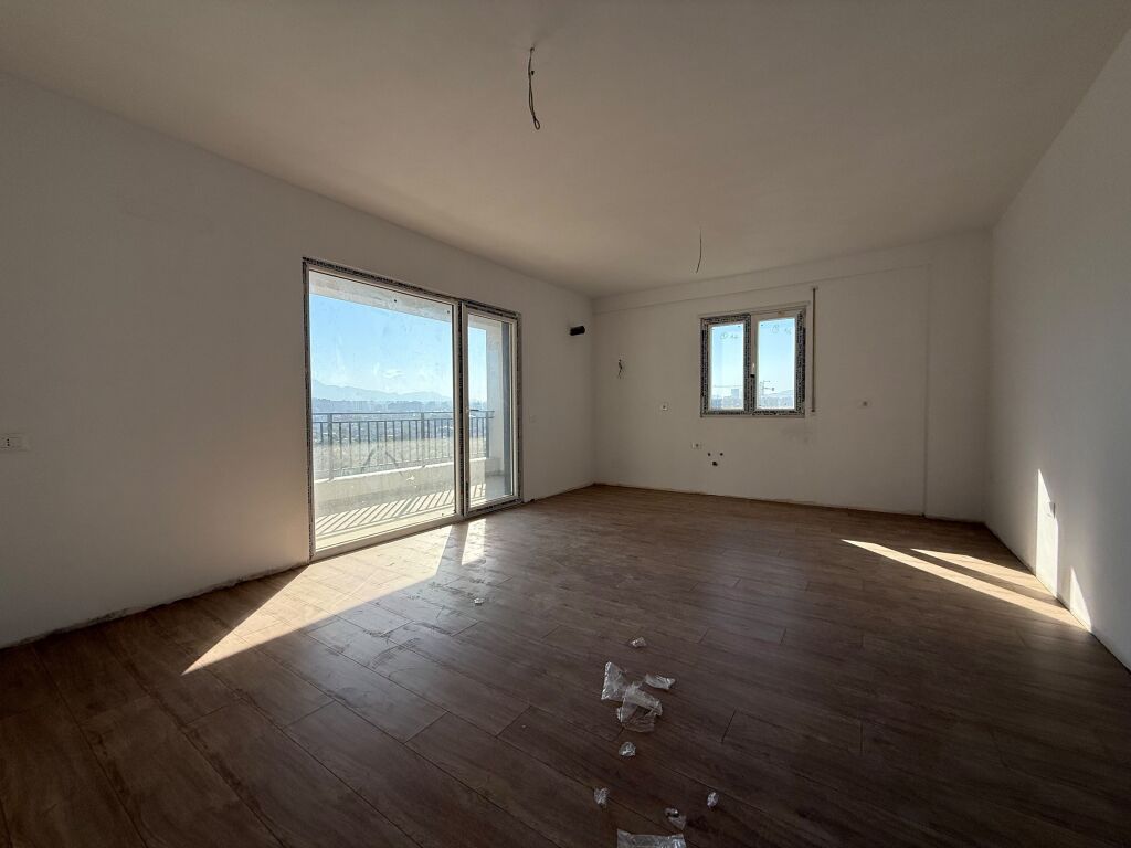 SHITET SUPER APARTAMENT 2+1+2 + 🅿️ POST PARKIMI NE PASKUQAN